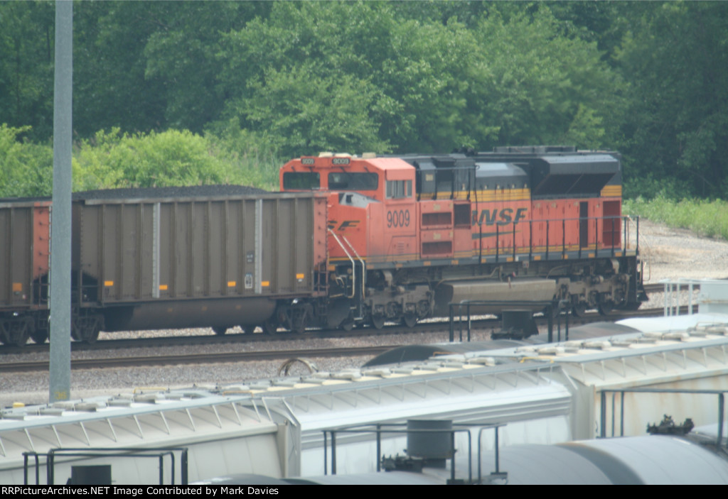 BNSF 9009